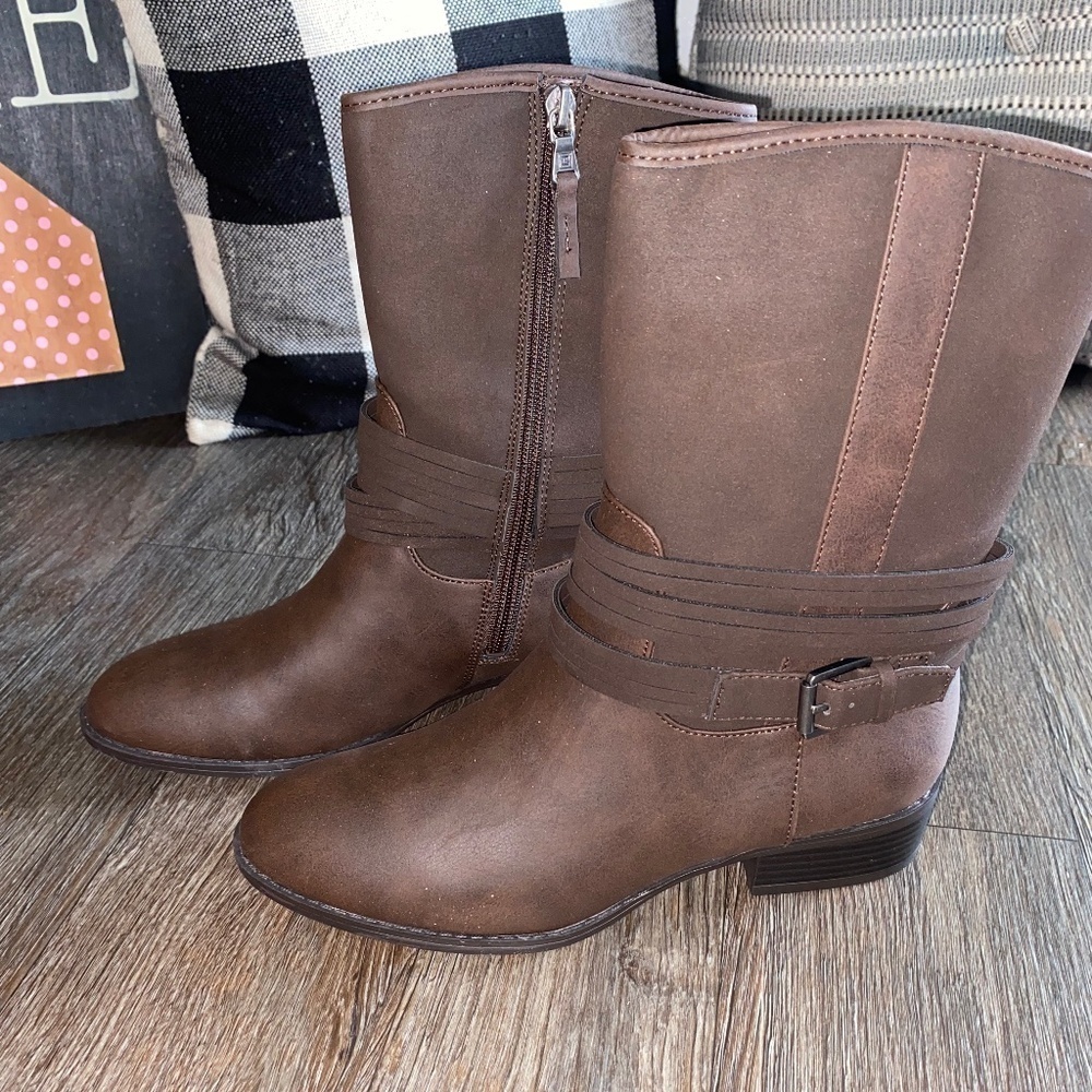 Chaps size 7 ladies brown boots new in box